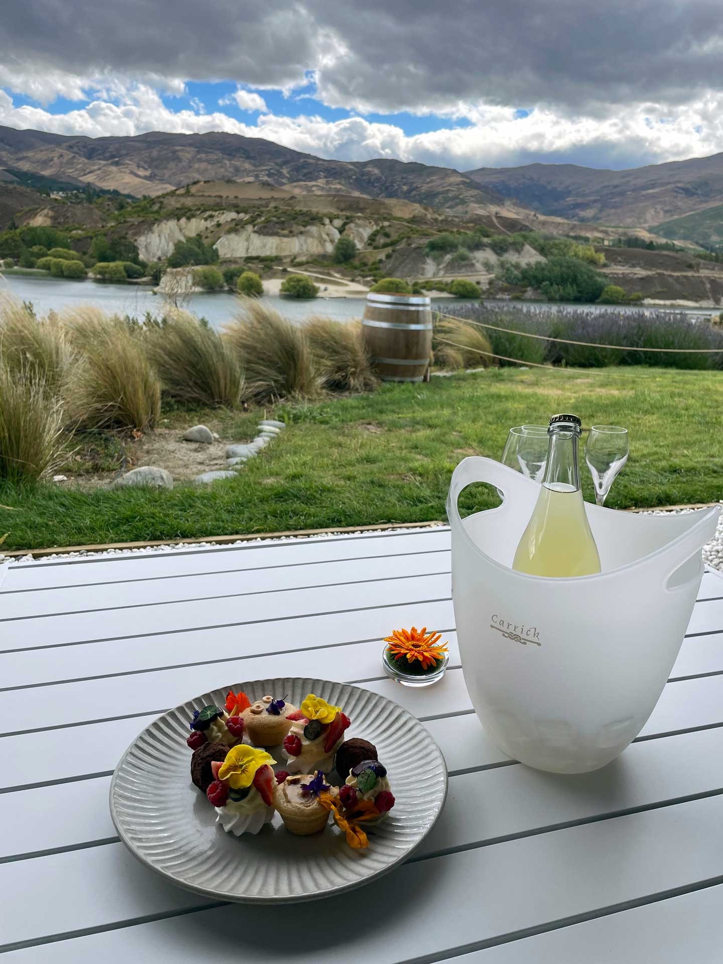 petit fours in cabana